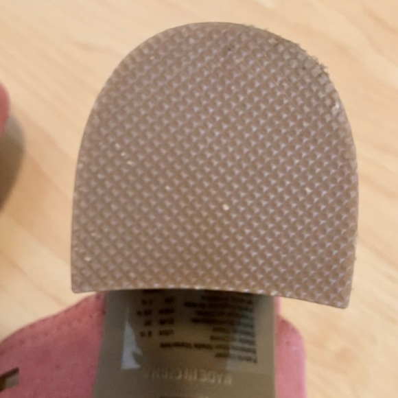 Size 6.5 American Eagle Dusty Rose Laser-cut Clogs - Picture 15 of 15